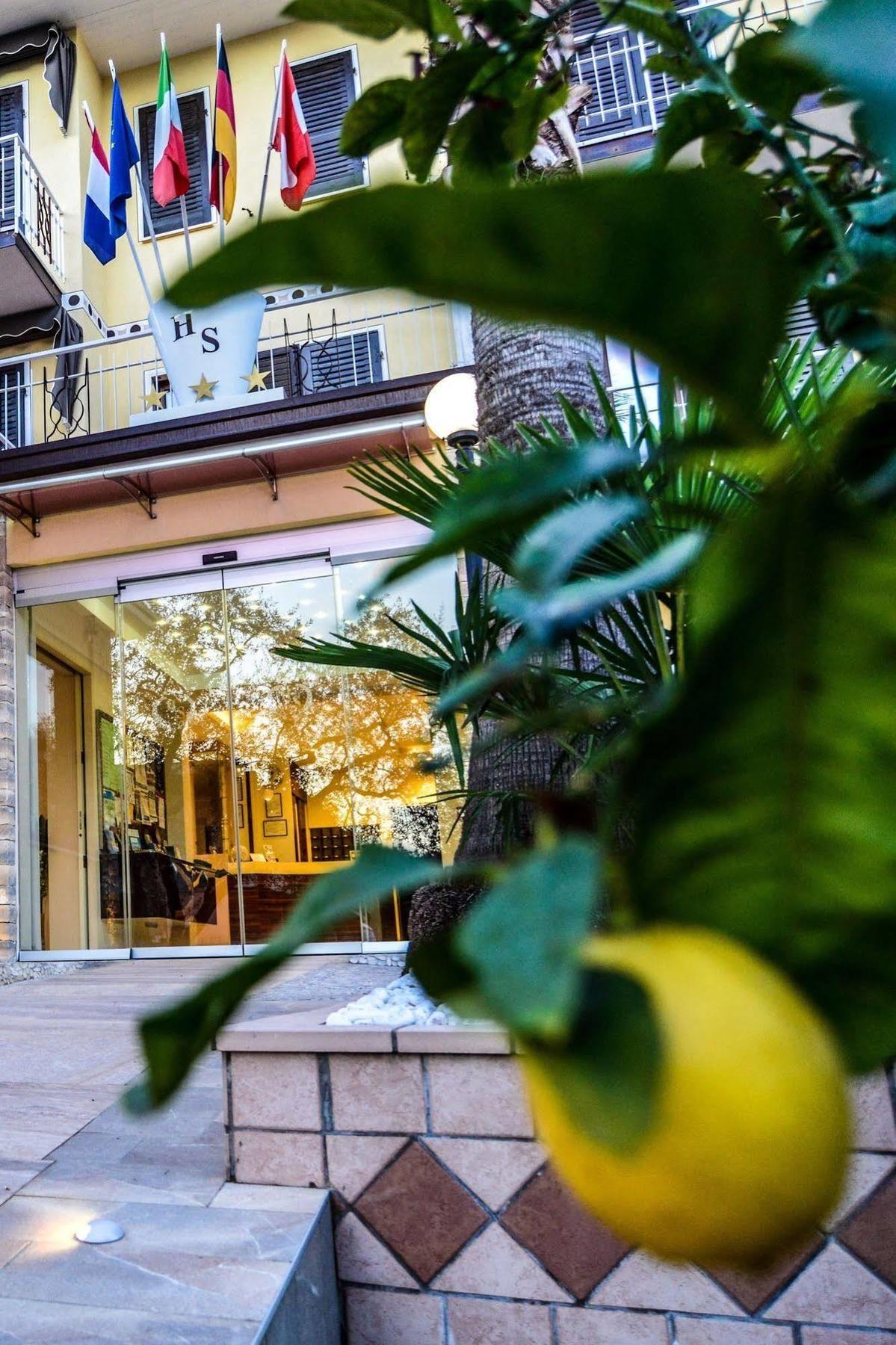 Hotel Sorriso 토스콜라노마데노 외부 사진