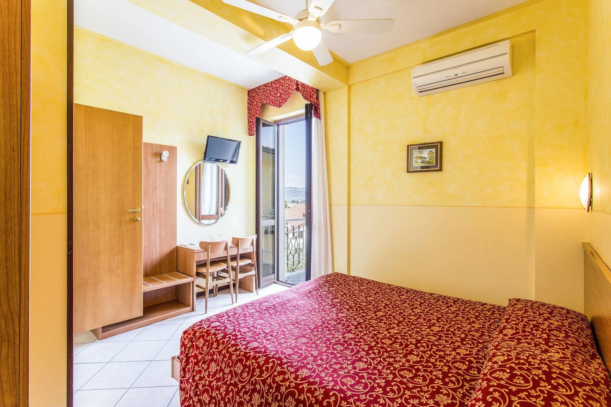 Hotel Sorriso 토스콜라노마데노 외부 사진