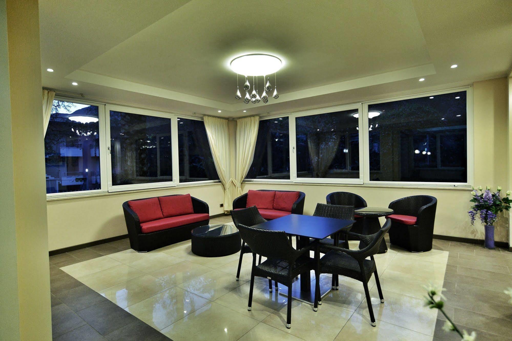 Hotel Sorriso 토스콜라노마데노 외부 사진