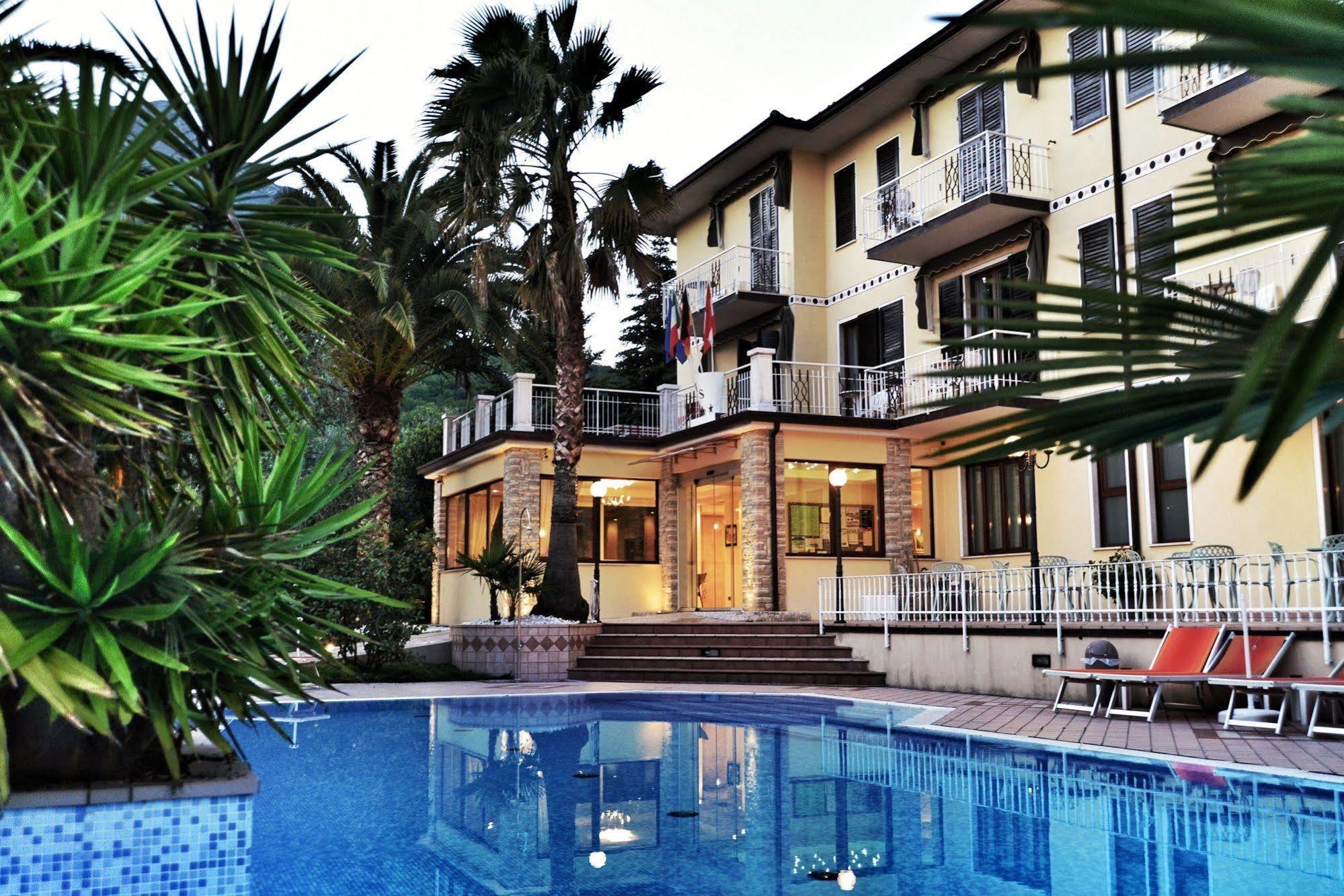 Hotel Sorriso 토스콜라노마데노 외부 사진